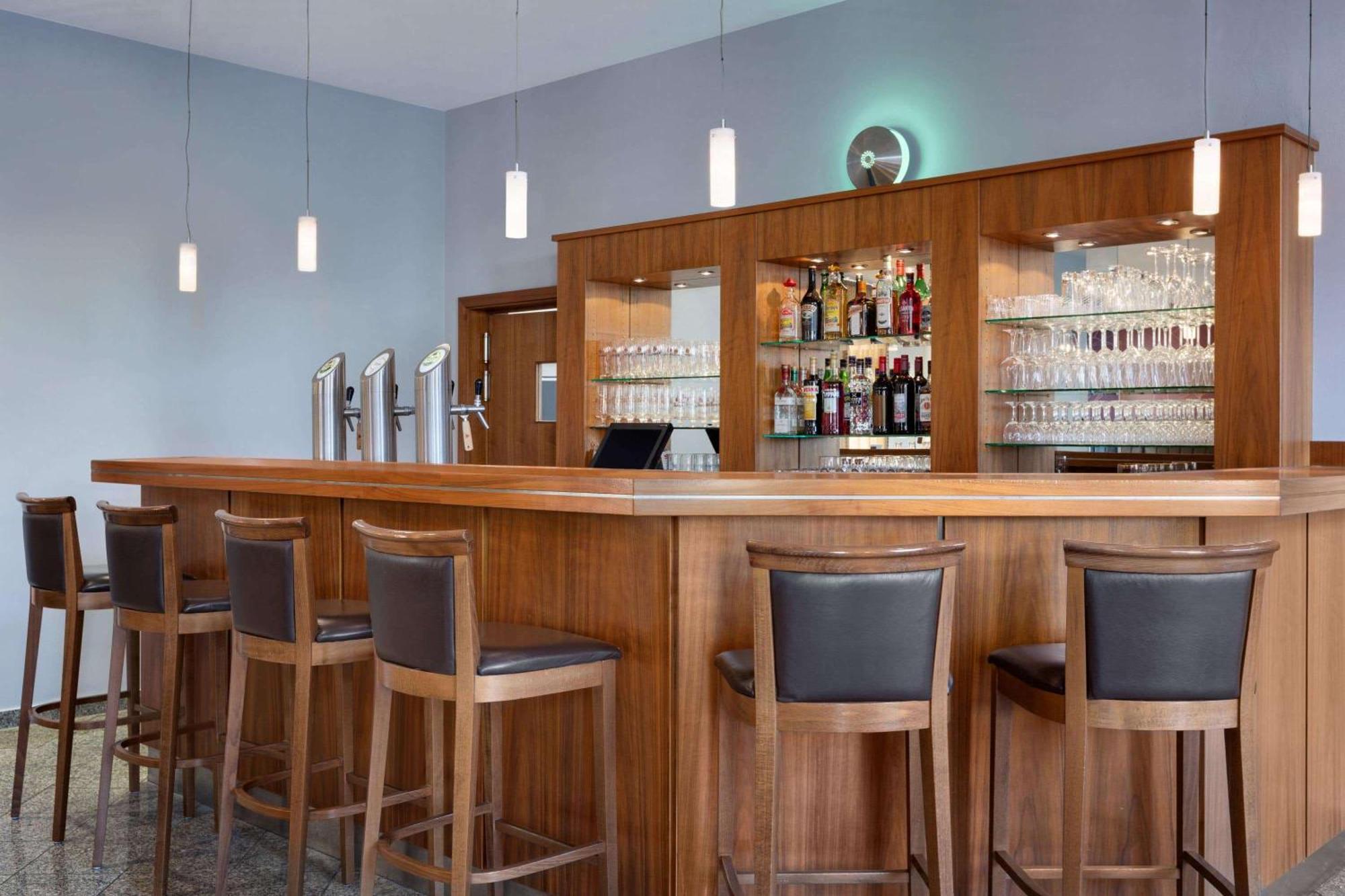 Ramada By Wyndham München Airport Hotel 3*